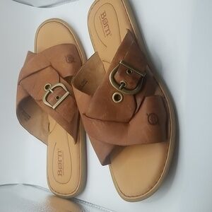 Born sandals